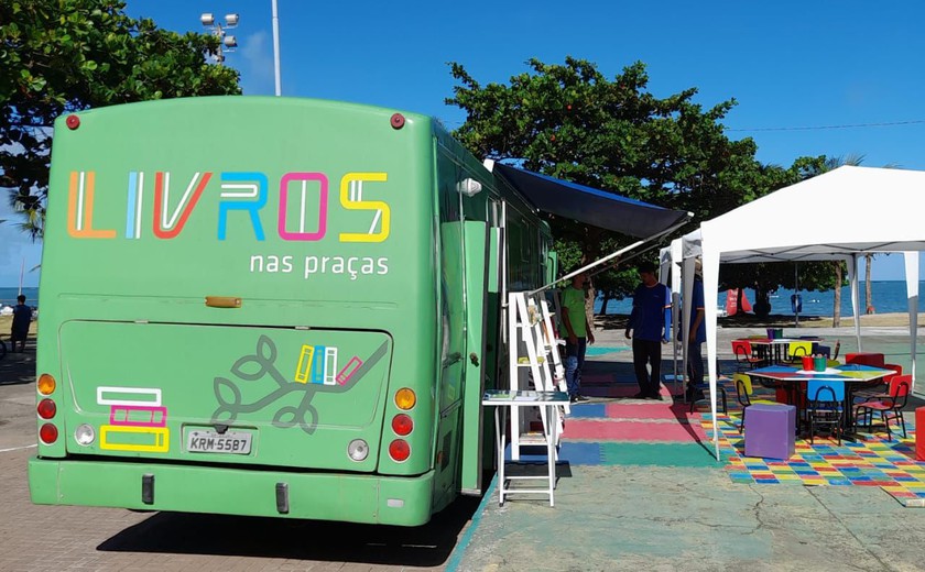 Projeto Livros nas Praças chega a Natal com biblioteca itinerante