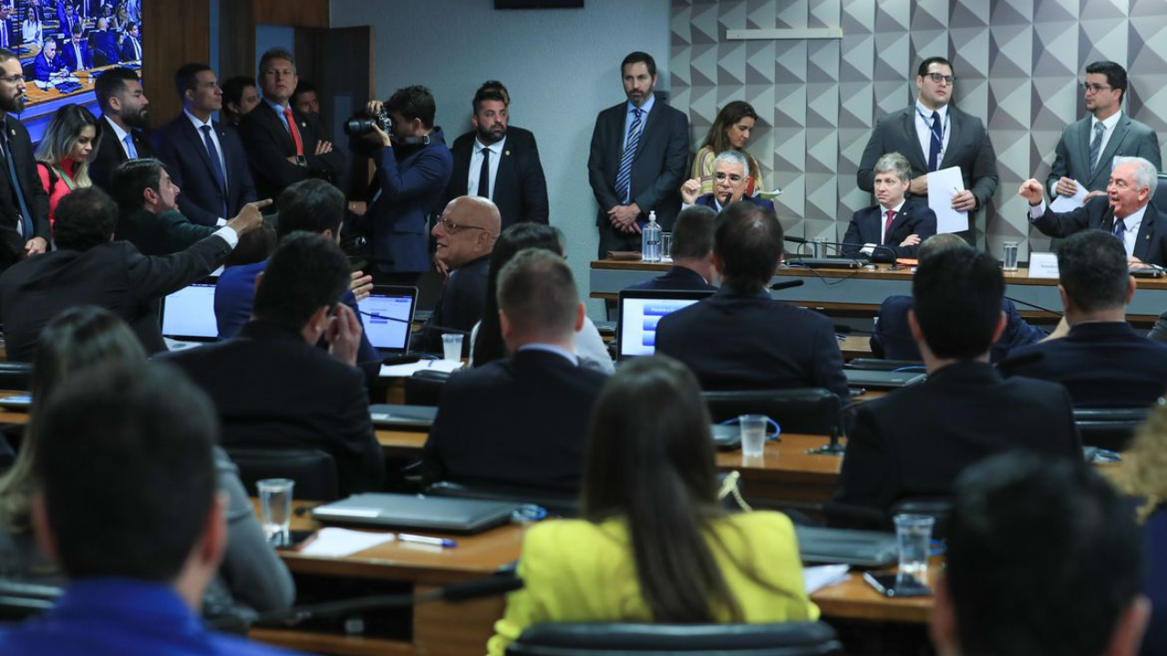 Ex-ajudante de Bolsonaro é interrogado por CPMI sobre conspiração golpista (Créditos: Lula Marques/ Agência Brasil)