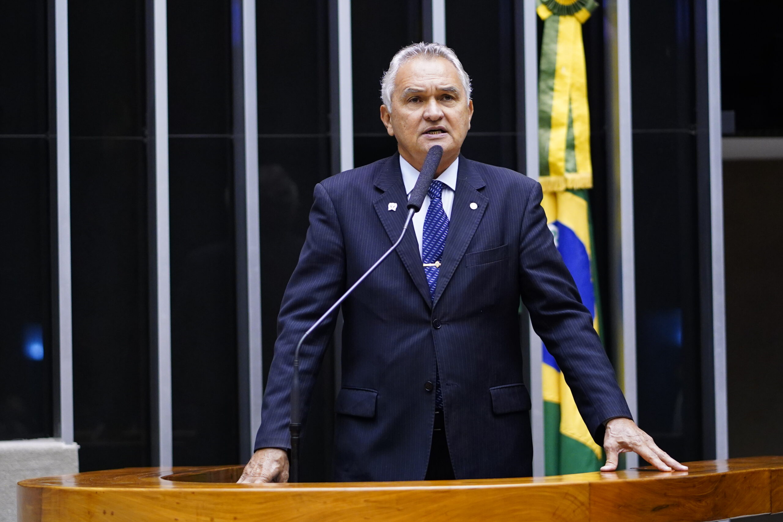 Moraes abre inquérito contra o deputado potiguar General Girão