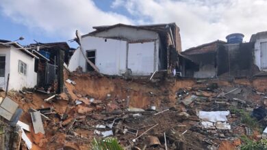 Casas desabam parcialmente em bairro da zona Sul de Natal