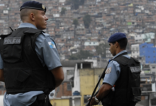 RJ vai pagar R$ 5 mil a policiais por cada fuzil apreendido em operações (Créditos: Agência Brasil)