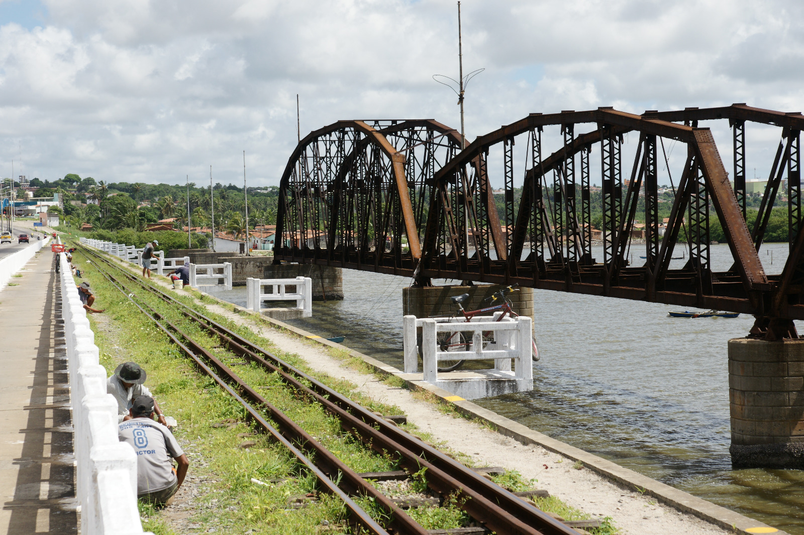 Justiça exige revitalização da Ponte de Ferro de Igapó