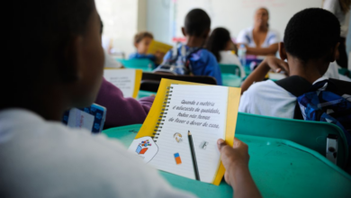 Educação: governo Tarcísio demite coordenador pedagógico após erros em material didático (Créditos: Agência Brasil)