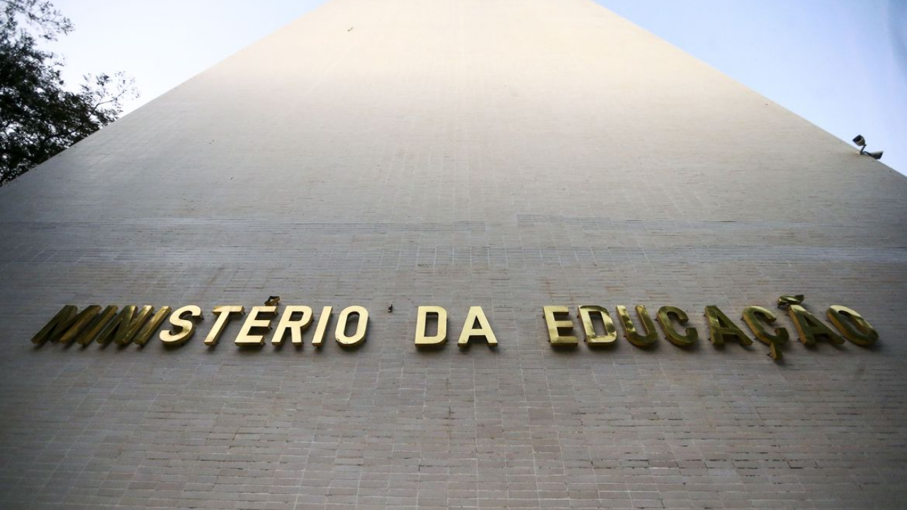Crescimento do EAD no Brasil: MEC estuda incluir cursos de Direito e Enfermagem, entre outros (Créditos: Agência Brasil)