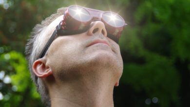 Oftalmologista alerta para perigos de observar eclipse solar anular sem proteção adequada