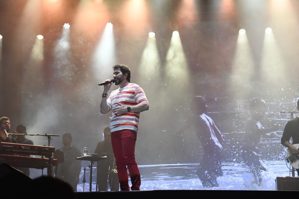 Dentro da programação do Natal em Natal, o aniversário de 424 anos da Capital do Sol contou com show do Padre Fábio de Melo. (Foto: Alex Régis /Redação Secom)