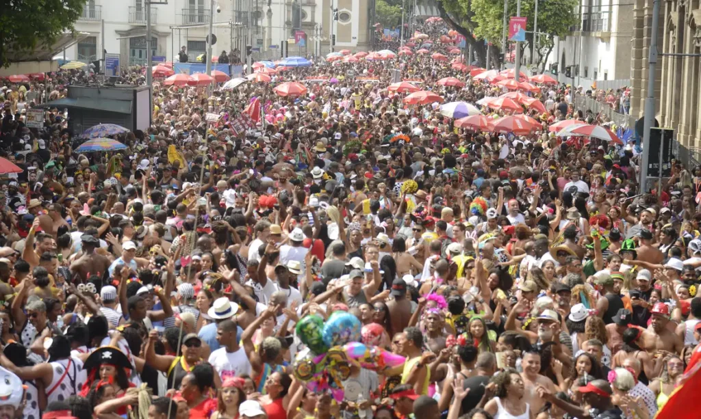 Para muitos trabalhadores brasileiros, o Carnaval é tratado como se fosse um feriado nacional. (Foto: Tomaz Silva / Agência Brasil) 
