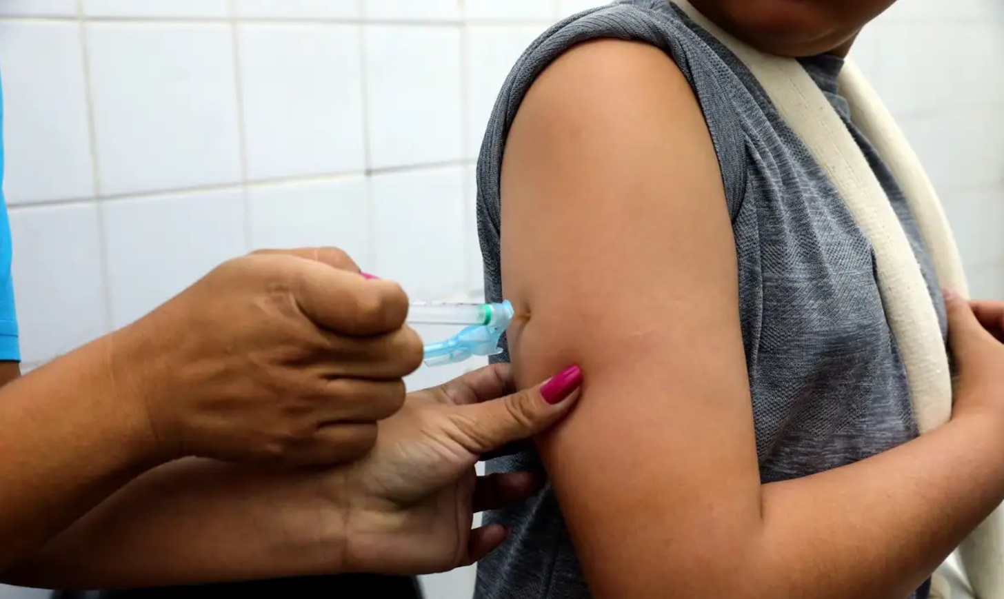 Ministério da Saúde amplia público-alvo da vacina contra dengue