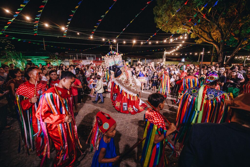 AHAYÁ DE RUA celebra a tradição das festas juninas, no bairro de Potilândia