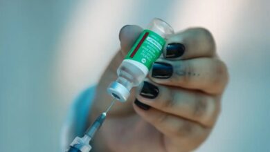 AstraZeneca encerra produção global da vacina contra a Covid-19