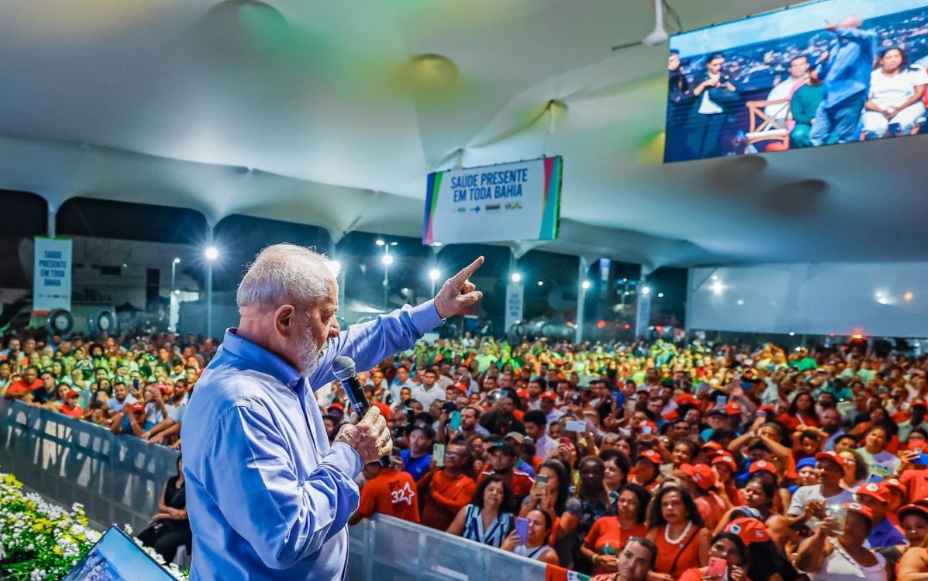 Pesquisa aponta que 55% dos brasileiros não reelegeriam Lula em 2026