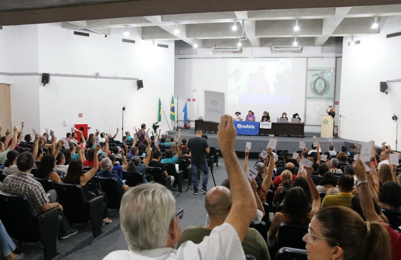 Professores da UFRN rejeitam proposta do Governo e decidem manter greve