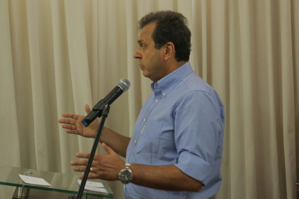 Carlos Eduardo ataca Álvaro Dias e dispara administra Natal no improviso e despreparo